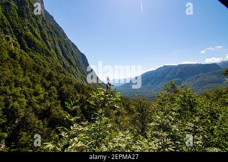 Vue sur le paysage de la cascade de Savica - Savica Slap - à la vallée de Bohnij, Slovénie Banque D'Images