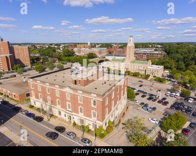 Hôtel de ville de Pawtucket sur Roosevelt Avenue, William E Tolman High School et Blackstone River vue aérienne dans le centre-ville de Pawtucket, Rhode Island RI, États-Unis. Banque D'Images