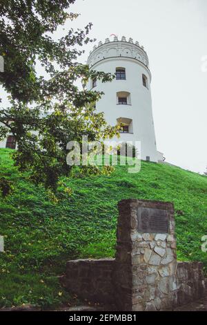 Le château de Przemysl ou le château de Casimir, XIVe siècle, est un château Renaissance situé à Przemysl, en Pologne. Il est situé sur la colline du château. Vue sur la Tour depuis l' Banque D'Images