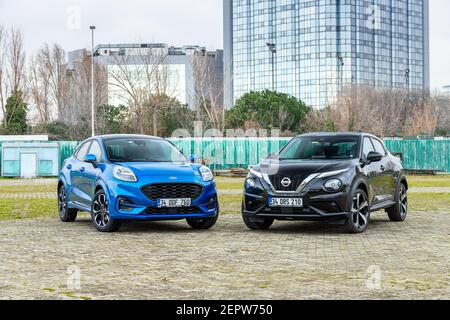 Ford Puma et Nissan Juke sont des vus multisegments subcompacts. Banque D'Images