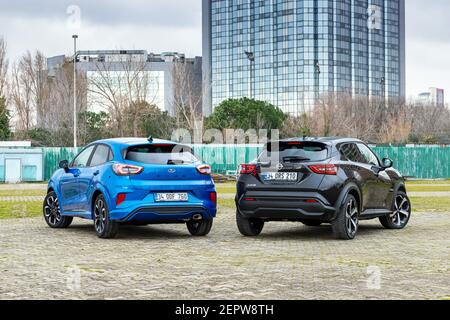 Ford Puma et Nissan Juke sont des vus multisegments subcompacts. Banque D'Images