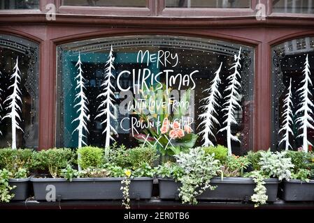 Seven Dials, Londres, Royaume-Uni. 28 février 2021. Le pub Crown & Anchor est resté bloqué à Noël. Crédit : Matthew Chattle/Alay Live News Banque D'Images