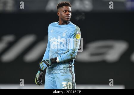 DERBY, ANGLETERRE. 26 FÉVRIER le gardien de but de la forêt de Nottingham Brice Samba (30) lors du match de championnat Sky Bet entre le comté de Derby et la forêt de Nottingham au Pride Park, Derby le vendredi 26 février 2021. (Credit: Jon Hobley | MI News) Credit: MI News & Sport /Alay Live News Banque D'Images