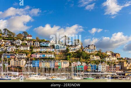 Kingjure de l'autre côté de la rivière Dart depuis Dartmouth, en Angleterre Banque D'Images