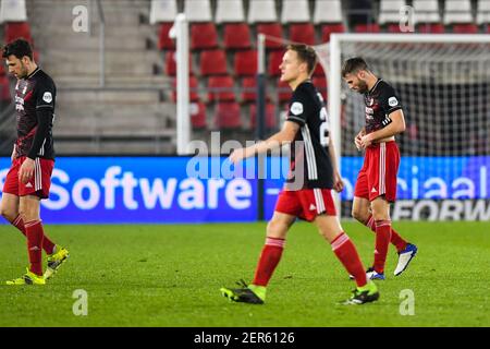 ALKMAAR, PAYS-BAS - FÉVRIER 28 : Jens Toornstra de Feyenoord et Bart Nieuwkoop de Feyenoord déçus lors du match hollandais entre Eredivisie Banque D'Images