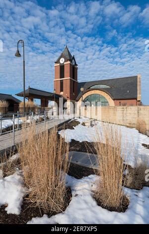 Extérieur de la gare de Tinley Park au 18001 S 80th Avenue à Tinley Park, Illinois en hiver Banque D'Images