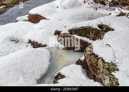 Muskoka Falls et zone de conservation Bracebrige Algonquin Highlands Bracebridge Ontario Le Canada en hiver Banque D'Images