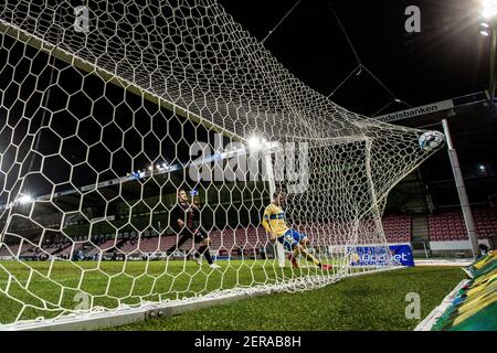 Herning, Danemark. 28 février 2021. Simon Hedlund (27) de Broendby SI on le voit pendant le match 3F Superliga entre le FC Midtjylland et le Broendby SI au MCH Arena de Herning. (Crédit photo : Gonzales photo/Alamy Live News Banque D'Images