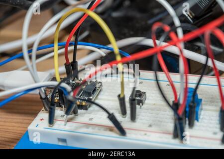 Le luxmètre basé sur Arduino comme contrôleur principal et BH1750 comme cellule de mesure. Les informations s'affichent sur l'écran OLED SSD1306. Banque D'Images