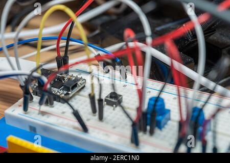 Le luxmètre basé sur Arduino comme contrôleur principal et BH1750 comme cellule de mesure. Les informations s'affichent sur l'écran OLED SSD1306. Banque D'Images