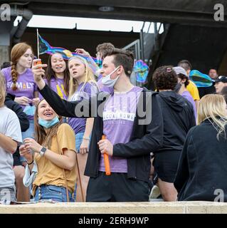 Belton, Texas, États-Unis. 27 février 2021. La section étudiante de UMHB Crusaders lors d'un match de football NCAA entre l'Université de Mary Hardin-Baylor et l'Université Southwestern le 27 février 2021 à Belton, Texas. Crédit : Scott Coleman/ZUMA Wire/Alay Live News Banque D'Images