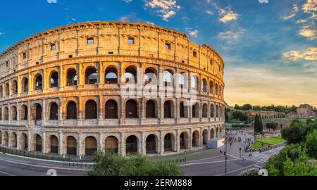 Rome Italie, coucher de soleil panorama ville horizon au Colisée de Rome Banque D'Images
