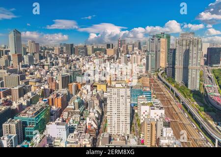 Tokyo Japon, vue panoramique sur la ville au centre-ville de Tokyo avec chemin de fer Banque D'Images