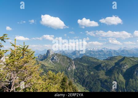 Vue sur la montagne Stockhorn de Walalpgrat dans le parc naturel de Gantrisch, canton de Berne, Oberland bernois, Alpes suisses, Suisse, CH Banque D'Images