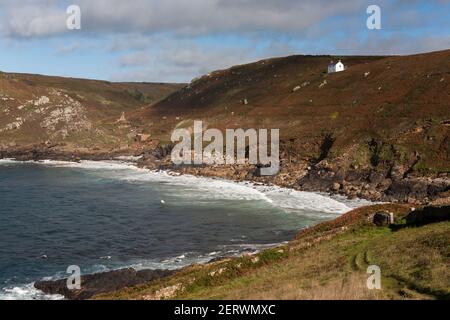 Porth Ledden et Kenidjack Valley sur la Tin Coast, West Penwith, Cornwall, Royaume-Uni : mine d'étain abandonnée et détruite (château de wheal) Banque D'Images