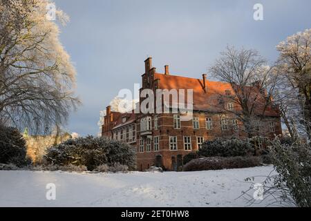 Château de Schloss Bergedorf, les jardins du château en hiver, Bergedorf, Hambourg, Hambourg, Allemagne Banque D'Images