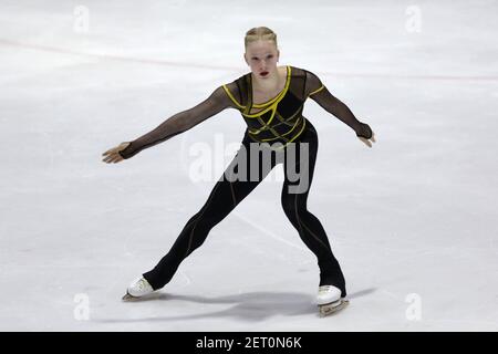 Sofia, Bulgarie - 28 février 2021 : Mariya Levushkina, de Bulgarie, se produit dans la catégorie de patinage gratuit pour les dames seniors de l'internationale Sofia Trophy Banque D'Images