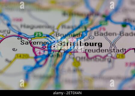 Strasbourg s'affiche sur une carte routière ou une carte de la géographie Banque D'Images