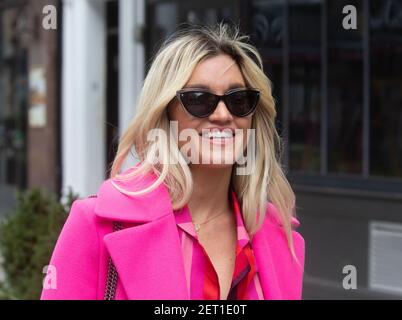 Londres, Royaume-Uni. 1er mars 2021. Ashley Roberts quitte les studios de Global radio. Crédit : Mark Thomas/Alay Live News Banque D'Images