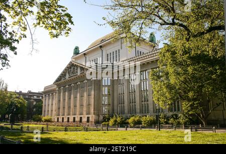 Zagreb, Croatie, Republika Hrvatska. Les Archives publiques, construites en 1907, sont le bâtiment où sont stockés les archives des entités publiques et privées. Banque D'Images