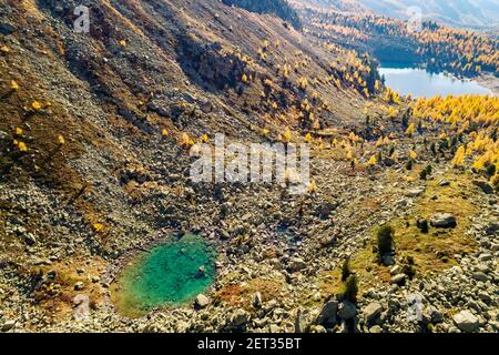 Suisse, Val di Campo, lac Purple, vue aérienne d'automne Banque D'Images