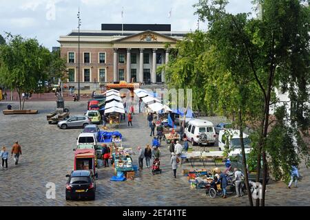 Leeuwarden 19th Century Gerechtshof court of Justice at Zaailand squa Old City Friesland Fryslan pays-Bas ( marché aux puces ) Leeuwarden City Centre, pays-Bas, pays-Bas, Frise Banque D'Images