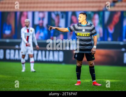 Alexis Sanchez du FC Internazionale gestes pendant le championnat italien série UN match de football entre le FC Internazionale et Gênes CFC le 28 février 2021 au stade Giuseppe Meazza à Milan, Italie - photo Fabrizio Carabelli / Fabrizio Carabelli Images / DPPI Banque D'Images