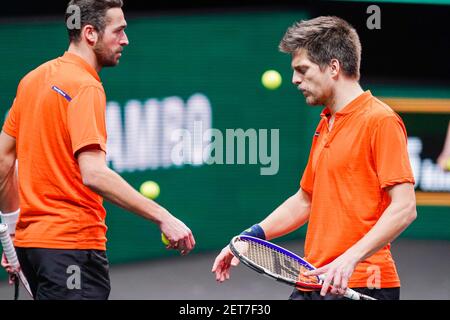 ROTTERDAM, PAYS-BAS - 1er MARS : David PEL des pays-Bas, Sander Arends des pays-Bas lors du 48e ABN AMRO World tennis Tournament à Rotterdam Ahoy le 1er mars 2021 à Rotterdam, pays-Bas (photo de Henk Seppen/Orange Pictures) Banque D'Images