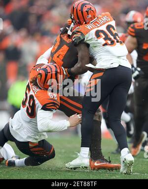 Carson, California, USA. 9th Dec 2018. Cincinnati Bengals defensive end Sam  Hubbard #94 during the Cincinnati Bengals vs Los Angeles Chargers at Stubhub  Center in Carson, Ca on Carson, California, USA. 9th