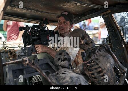 Army of the Dead est un prochain film de heist zombie américain réalisé par Zack Snyder, à partir d'un scénario de Snyder, Shay Hatten et Jaby Harold et d'une histoire de Snyder. Il étoiles Dave Bautista, Ella Purnell, Ana de la Reguera, Garret Dillahunt, Raúl Castillo, Omari Hardwick, Hiroyuki Sanada, TIG Notaro et Matthias Schweighöfer. Cette photographie est à usage éditorial exclusif et est le droit d'auteur de la compagnie de film et/ou le photographe assigné par la compagnie de film ou de production et ne peut être reproduite que par des publications en conjonction avec la promotion du film ci-dessus. Un crédit obligatoire pour le f Banque D'Images