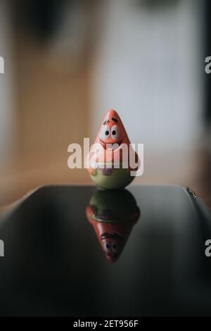 BRCKO, BOSNIE-HERZÉGOVINE - 24 févr. 2021 : figurine Patrick Star de Spongebob Banque D'Images