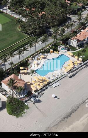 Palm Beach, Floride, États-Unis. 1er mars 2021. Vue aérienne du Club Mar-A-Lago à Palm Beach, Floride, le 1er mars 2021. Crédit : Mpi34/Media Punch/Alamy Live News Banque D'Images