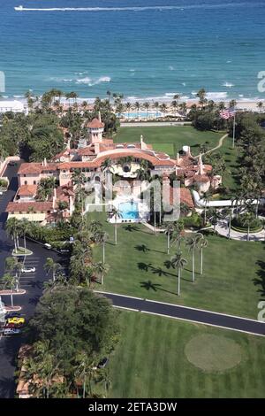 Palm Beach, Floride, États-Unis. 1er mars 2021. Vue aérienne du Club Mar-A-Lago à Palm Beach, Floride, le 1er mars 2021. Crédit : Mpi34/Media Punch/Alamy Live News Banque D'Images