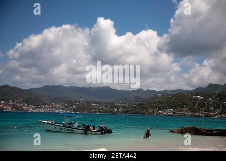 plongée grenade bateau grande anse plage grenade îles éoliennes à l'ouest indies Banque D'Images