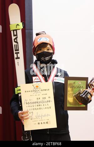 Lac Akan Marikukan, Hokkaido, Japon. 1er mars 2021. Mio Arai, 1er MARS 2021 - ski alpin : le 99e Championnat du Japon cérémonie de remise du prix des femmes alpines du slalom géant au lac Akan Marilukan, Hokkaido, Japon. Credit: YUTAKA/AFLO SPORT/Alay Live News Banque D'Images