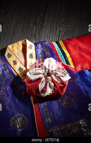 Boîte-cadeau traditionnelle coréenne, sucettes et accessoires Banque D'Images