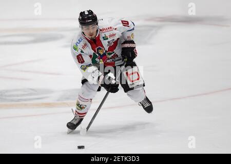 28 février 2021, Hessen, Francfort-sur-le-main: Georgiy Saakyan (EHC Freiburg, 10). DEL 2 match de hockey sur glace entre le Loewen Frankfurt et le EHC Freiburg le 28 février 2021 à l'Eissporthalle Frankfurt am main. Photo: Jürgen Kessler/dpa Banque D'Images