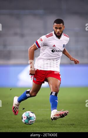 Hambourg, Allemagne. 1er mars 2021. Football : 2. Bundesliga, Matchday 23, FC St. Pauli - Hamburger SV au stade Millerntor. Josha Vagnoman de Hambourg joue le ballon. Credit: Christian Charisius/dpa/Pool/dpa/Alay Live News Banque D'Images