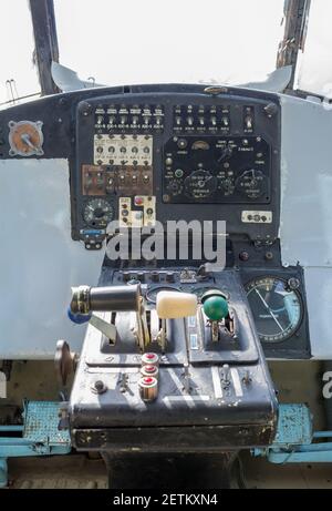 Intérieur de l'ancien avion russe sur le poste de pilotage Banque D'Images