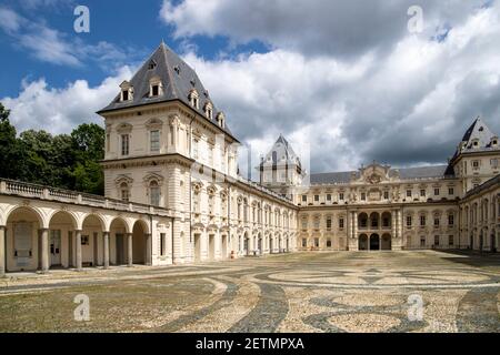 Turin, Italie. 17 mai 2020. Piémont, Turin. Château de Valentino crédit: Agence de photo indépendante/Alamy Live News Banque D'Images