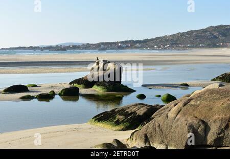 Carnota Beach ou Playa de Carnota, la plus grande plage galicienne de la célèbre région de Rias Baixas. Province de la Corogne, Galice, Espagne. Banque D'Images