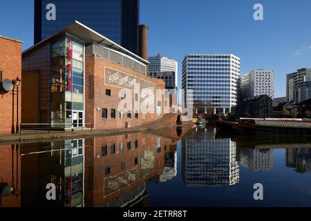 Le centre-ville de Birmingham est un site touristique de Regency Wharf pub sur le Birmingham Bassin de la marina Canal Old Line Banque D'Images