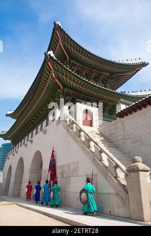 Corée, Séoul, Gyeongbokgung Palace - Gwanghwamun, l'entrée principale du Palais Banque D'Images