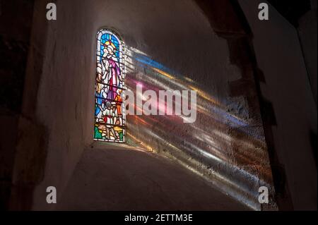 Fenêtre dans l'église de St Margaret d'Antioche à St Margaret's à Cliffe Dover Kent Banque D'Images