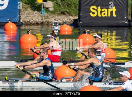 Linz, Autriche, lundi 26 août 2019, FISA World Rowing Championship, Regatta, Etats-Unis PR3 M2-, Bow Todd VOGT,Andrew WIGREN, et CAN PR3 M2-, Bow Kyle FREDRICKSON, Andrew TODD, s'en va, du début ponton, dans leur chaleur, [crédit obligatoire; Peter SPURRIER/Intersport Images] 10:39:51 26.08.19 Banque D'Images