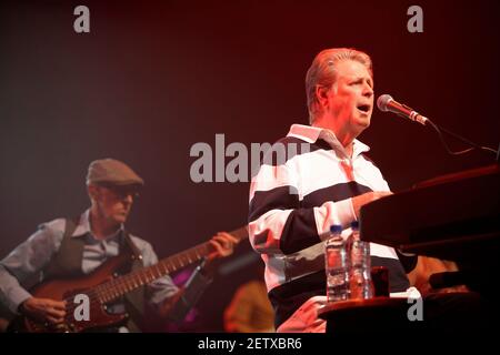 Brian Wilson, le musicien, chanteur, compositeur et producteur américain de disques qui a co-fondé The Beach Boys. Représentation en direct au Festival Theatre, Édimbourg, Écosse. Banque D'Images