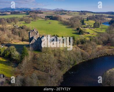 Château de Doune sur les rives de la rivière Teith, Doune, quartier de Stirling, Écosse. Banque D'Images