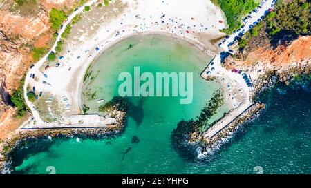 Plage de Bolata, Bulgarie. Incroyable plage d'eau turquoise sur le cap Kaliakra, Mer Noire. Banque D'Images