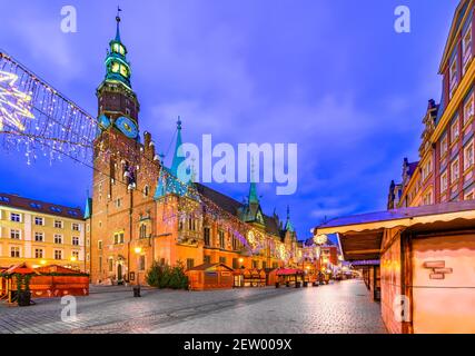 Wroclaw, Pologne. L'hiver voyage fond avec le célèbre marché de Noël de l'Europe. Banque D'Images