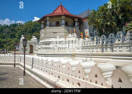 La tour Octagon est le dépôt de la dent du Bouddha dans le temple Shri Dalada Maligawa. Palais royal de Kandy. Sri Lanka Banque D'Images